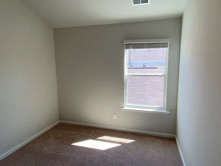 2068 Blakers Blvd — Photo 18