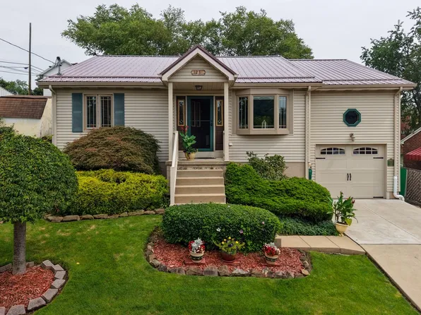 1239 Holmes St, Mc Kees Rocks, PA 15136