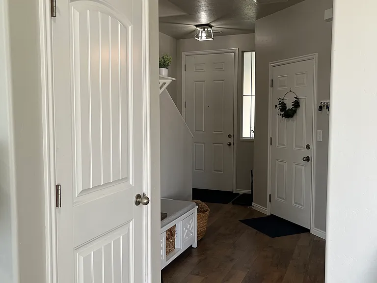 881 Berkeley Dr — Photo 6