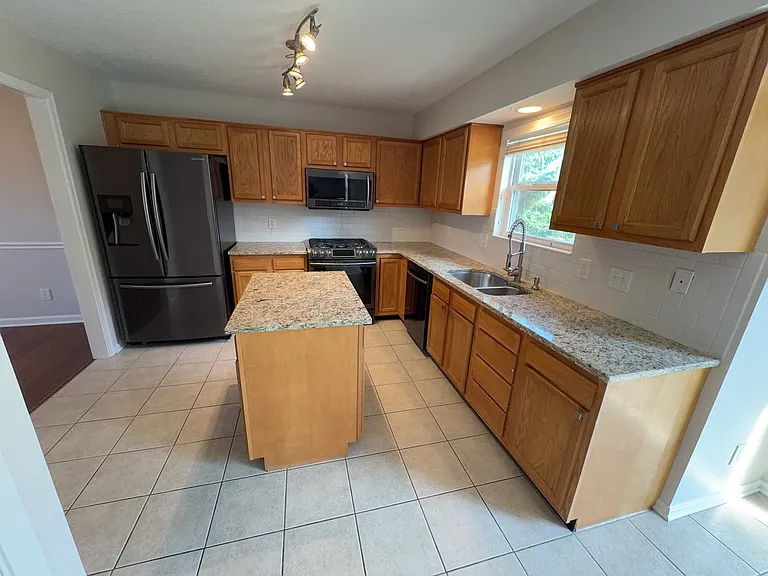8052 Misty Shore Dr — Photo 8