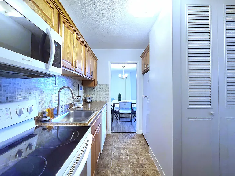 1 E University Pkwy #1408 — Photo 19