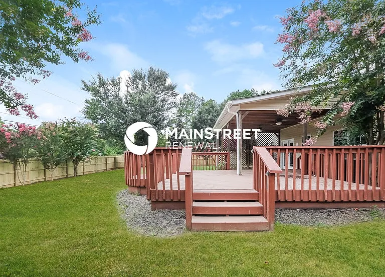 3930 Laurel View Cir — Photo 16