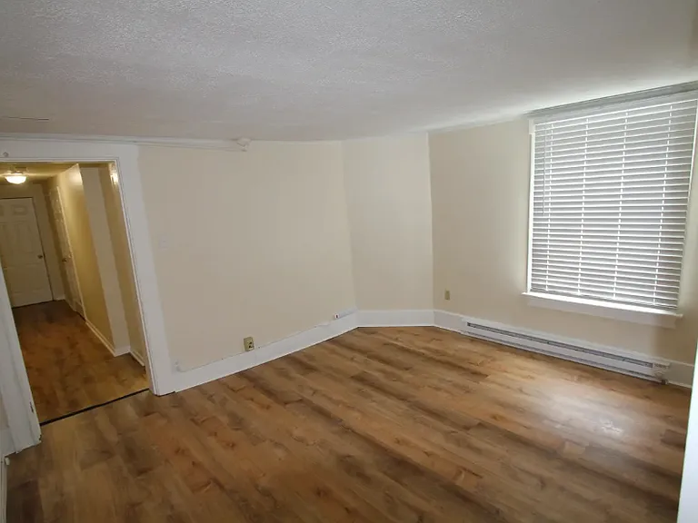 215 N College Ave — Photo 15