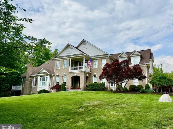 20283 Island View Ct, Sterling, VA 20165