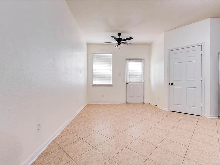 7434 Jacobs Well Dr — Photo 17