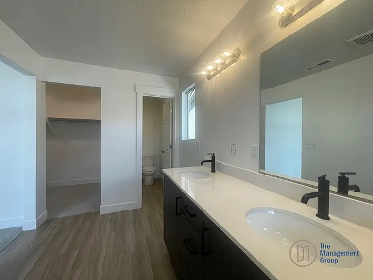 4179 E Elrond Ln — Photo 9