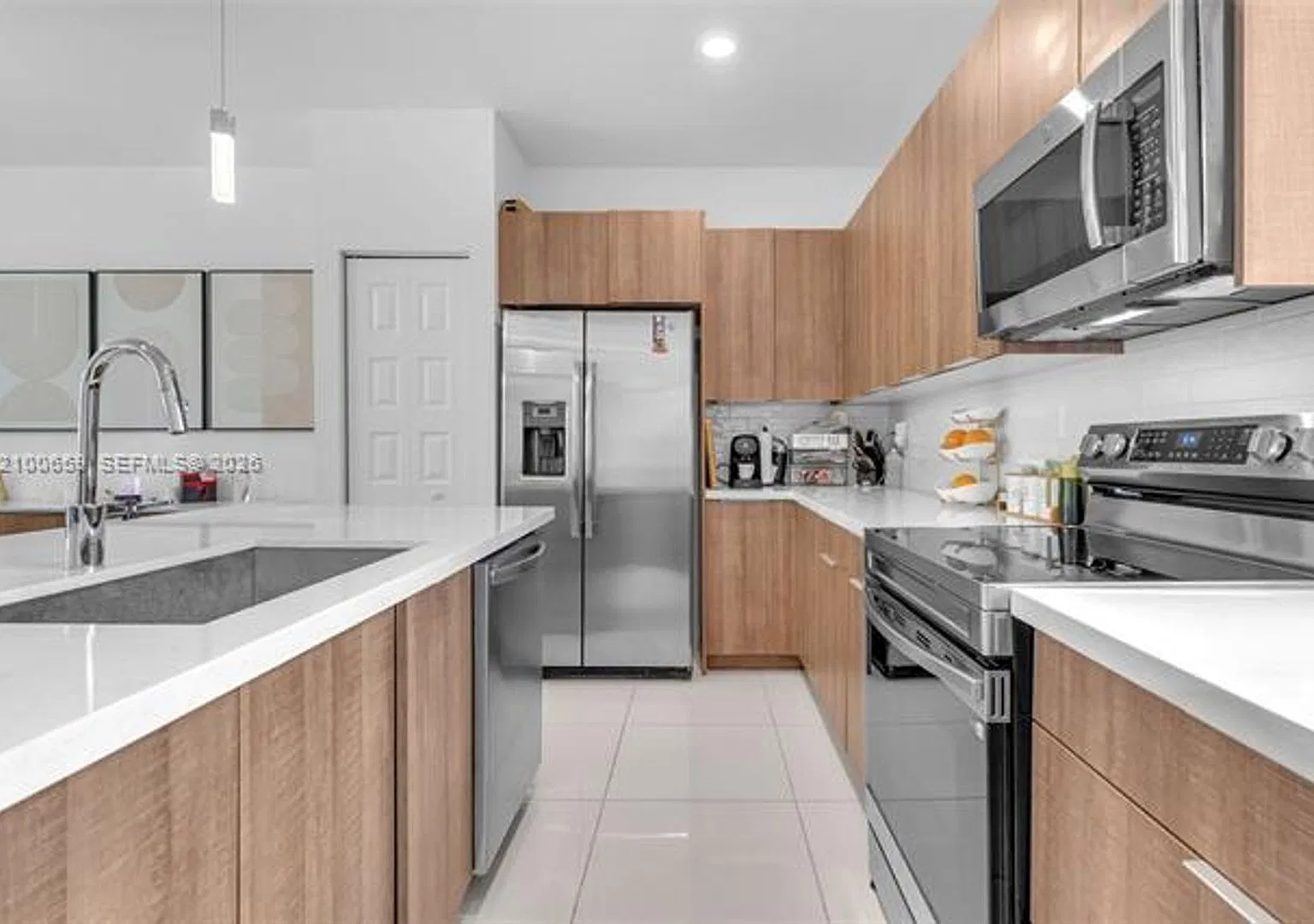 4963 NW 83rd Path th 4963, Doral, FL 33166 — Photo 1
