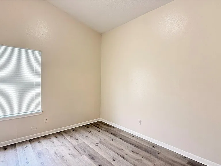 15821 Ridgecroft Rd — Photo 12