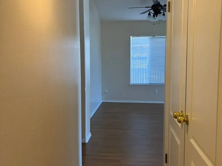 8807 Rollingbay Dr — Photo 6