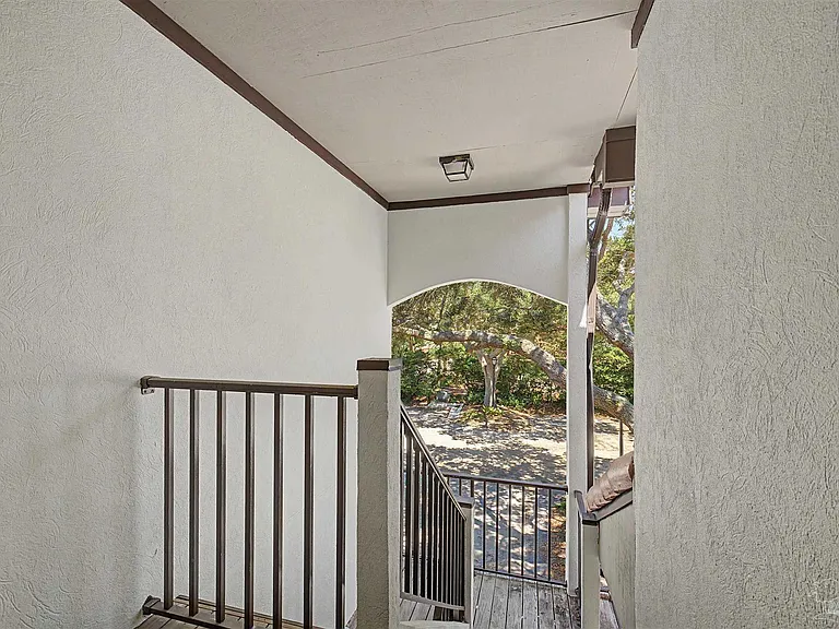 42 Baybridge Dr — Photo 26