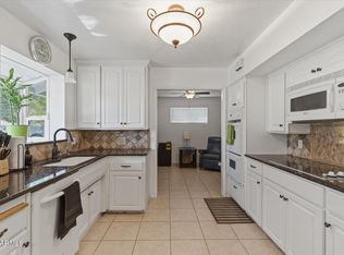 940 E Berridge Lane, Phoenix, AZ 85014