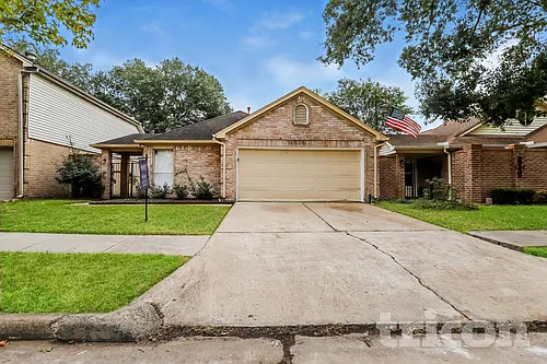 16027 Hidden Acres Dr Photo 1