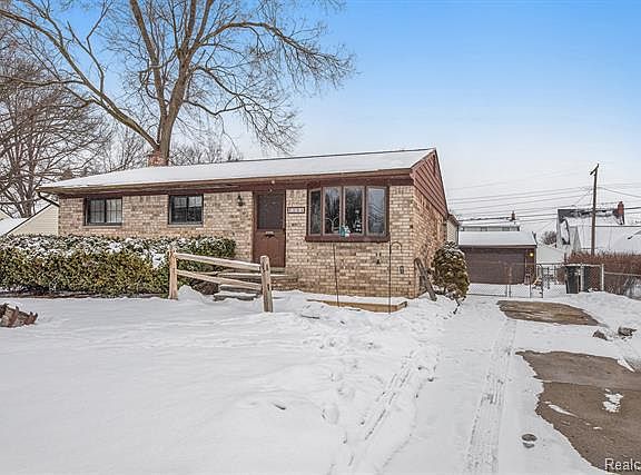 2nd image of 6024 N Parent St
