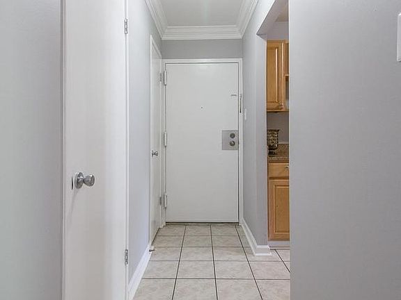 3rd image of 505 Florida Ave APT T1
