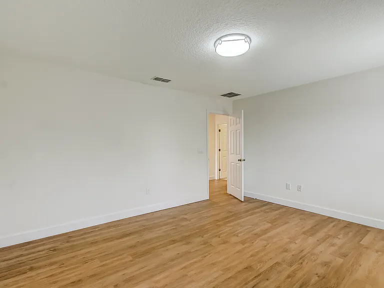 500 Las Fuentes Dr — Photo 16