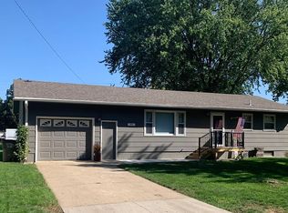 304 N Maple St, Viborg, SD 57070
