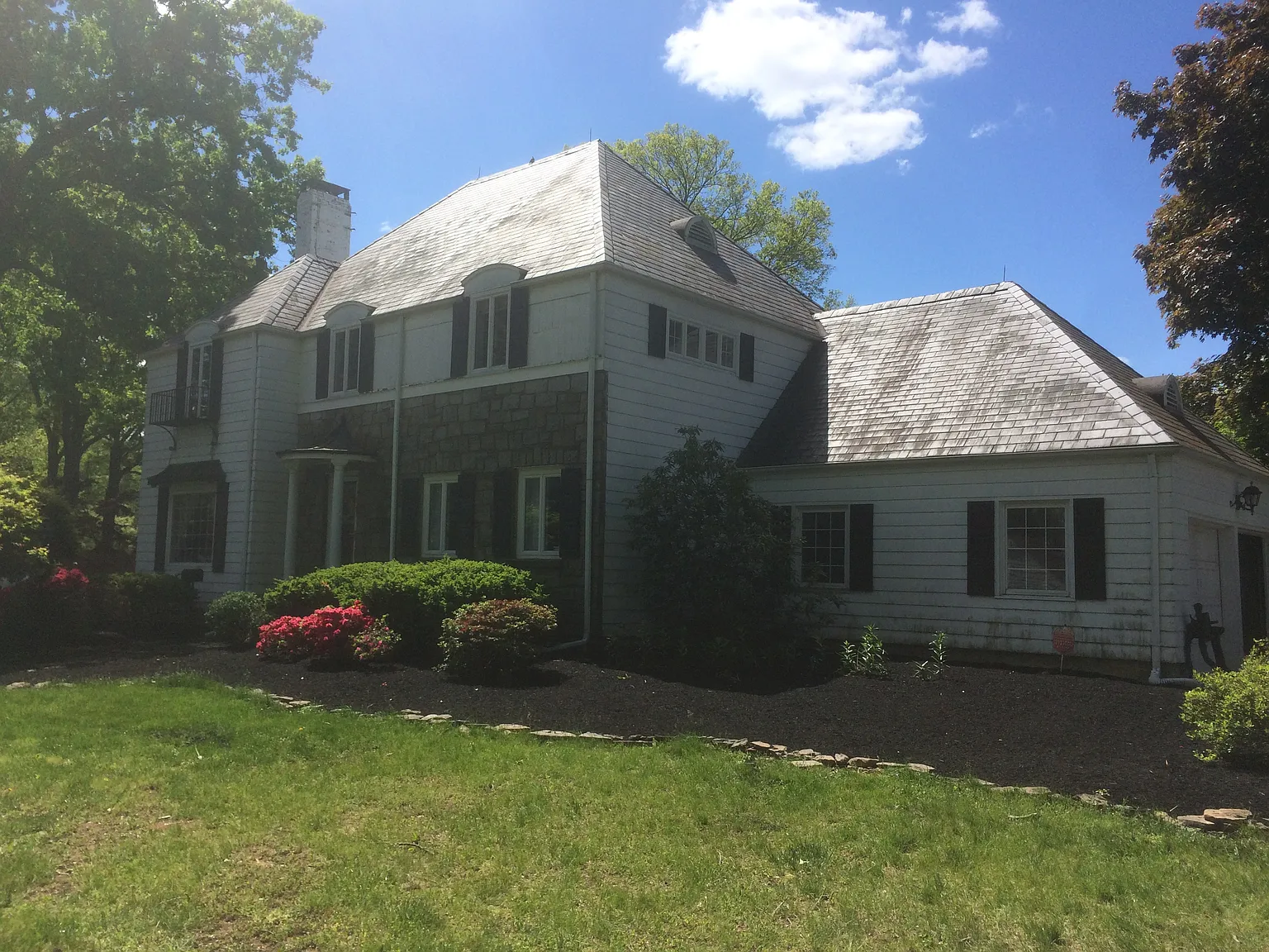 208 Piedmont Dr photo 1