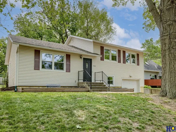 4530 S 49th St, Lincoln, NE 68516
