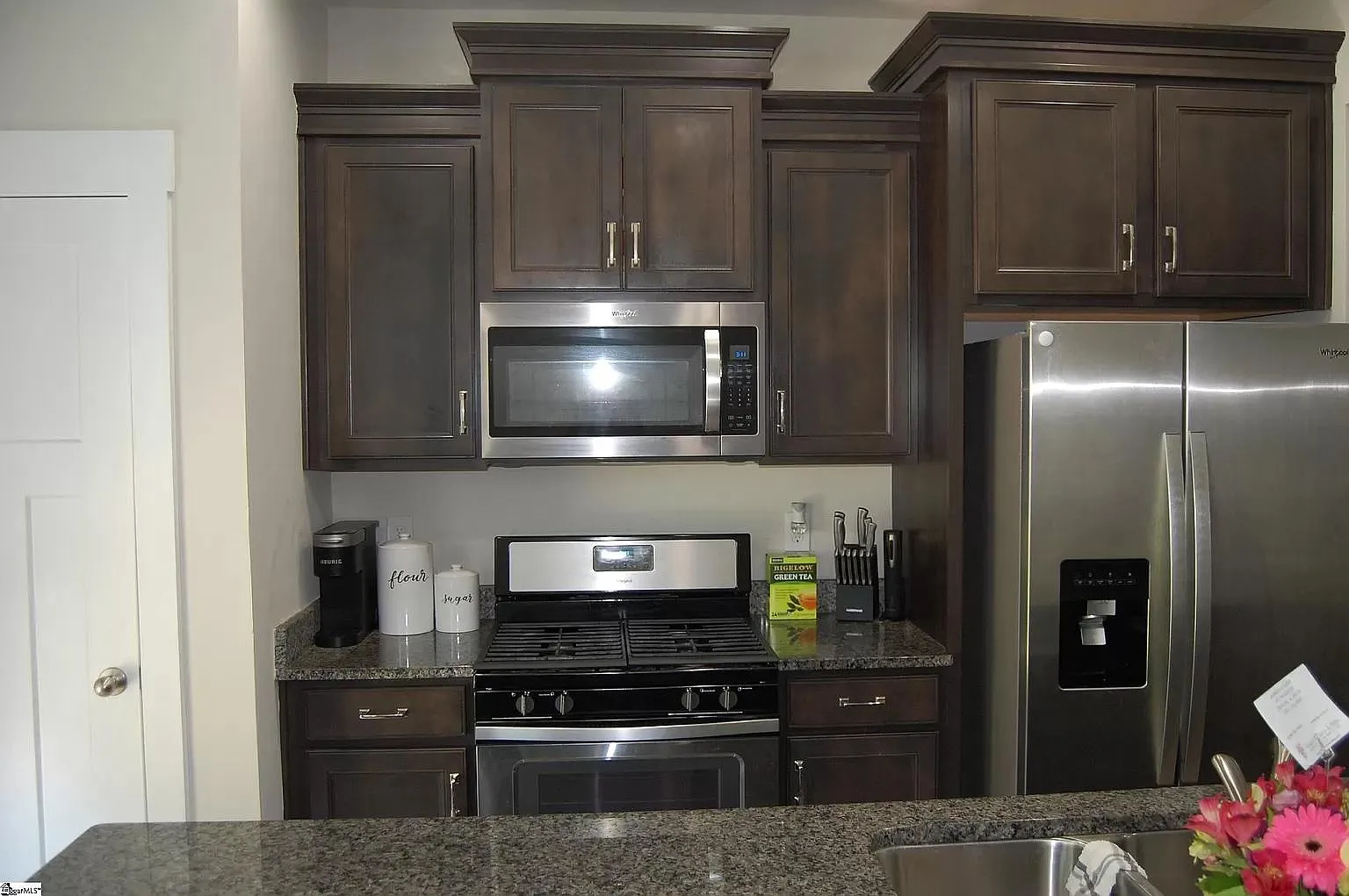 415 Hague Dr — Photo 4