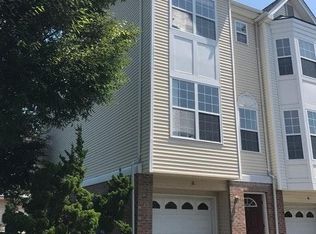 16 Samuel Cir, Parlin, NJ 08859