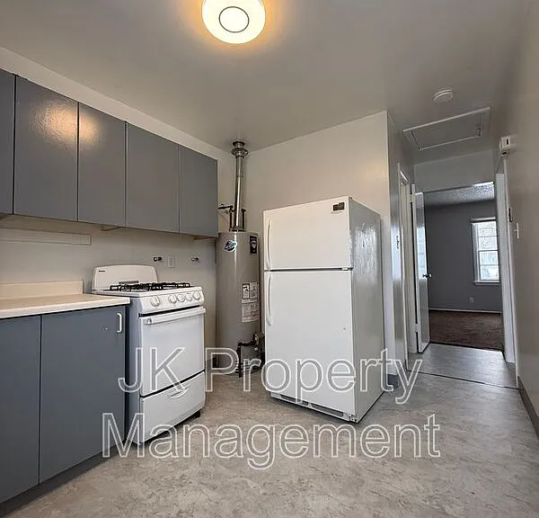 417 14th St N — Photo 11