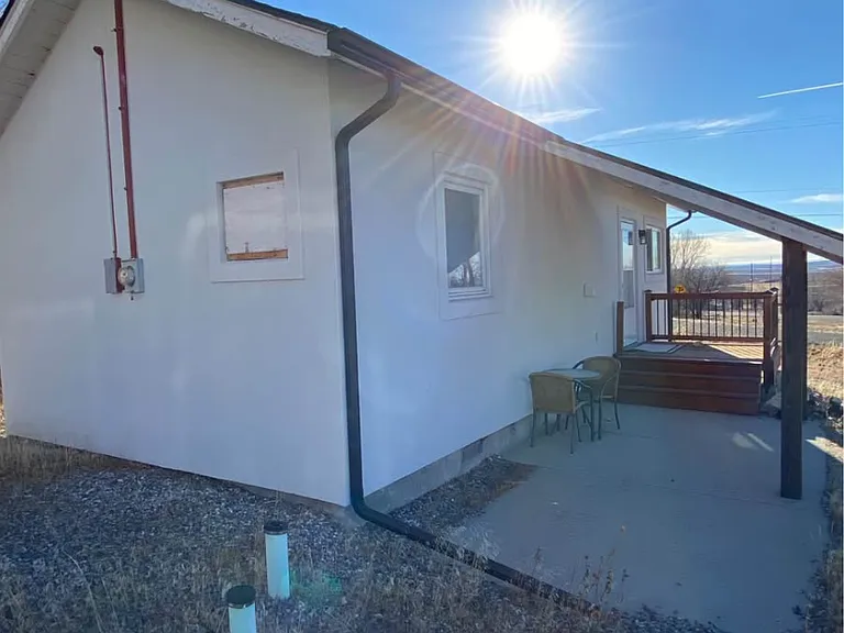 222 Hill St — Photo 2