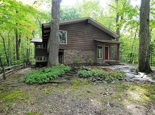 7290 Ober Ln, Chagrin Falls, OH 44023