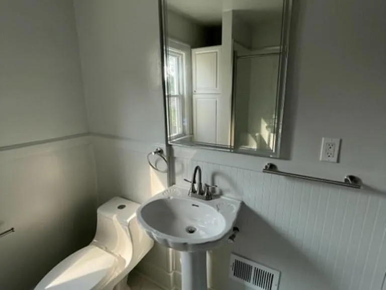 233 W Twelve Mile Rd — Photo 14