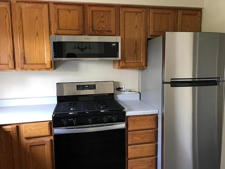 748 Lakeview Point — Photo 3