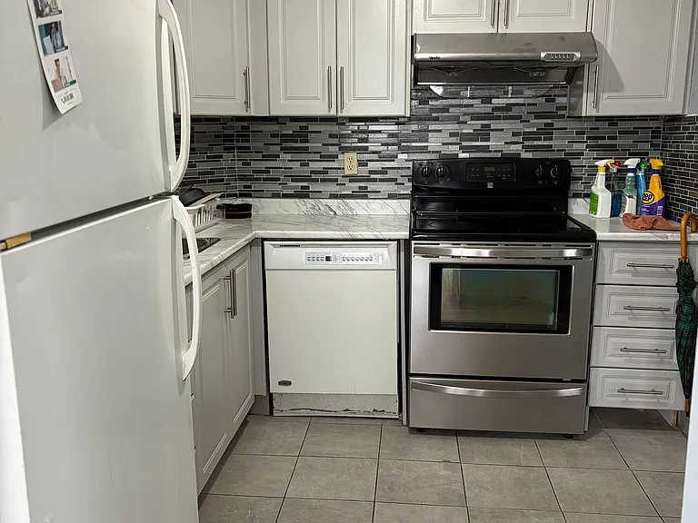 61 Markbrook Ln #1601 — Photo 5
