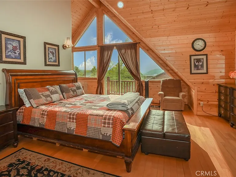 351 Glenwood Dr — Photo 5