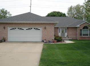 2920 Red Oak Ln, Springfield, IL 62712