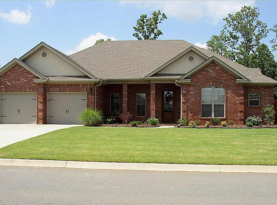 215 Corondelet Lane