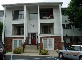 450 Baldwin Ave APT 52, Rochester, MI 48307