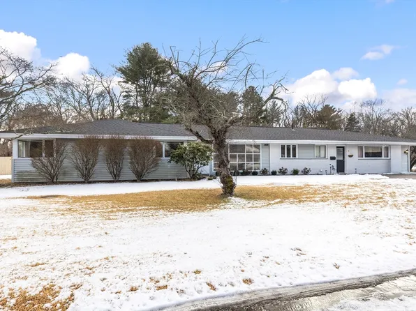 5 Richard Rd, Hingham, MA 02043