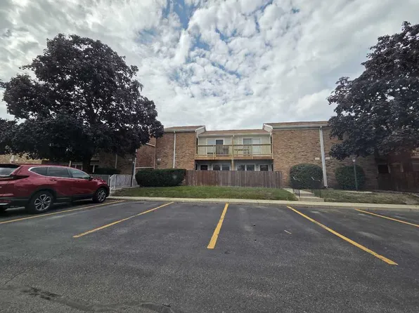 1930 Kenilworth Cir, Hoffman Estates, IL 60169