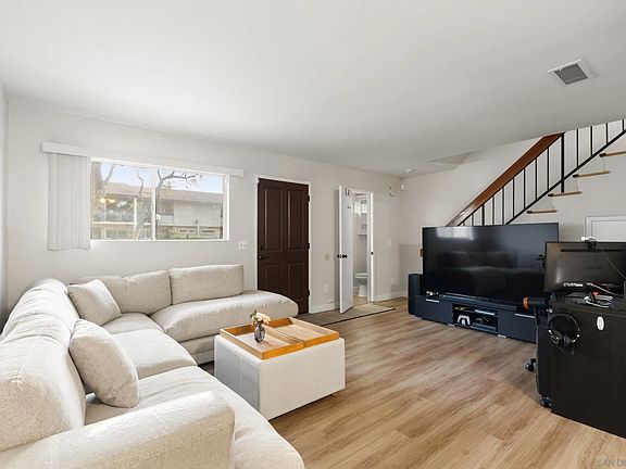 5th image of 768 N Mollison Ave Unit C