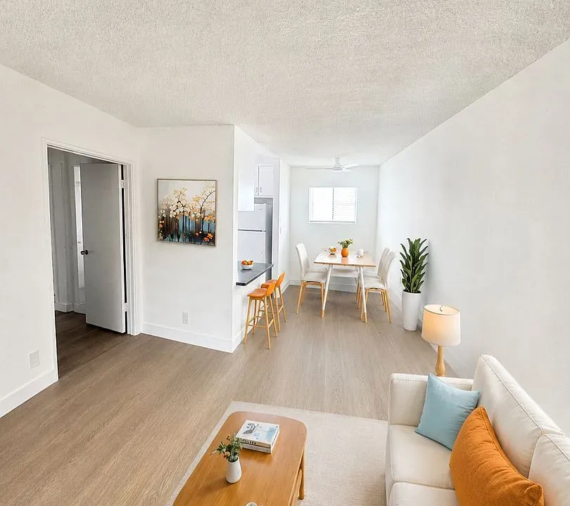 11820 Chandler Blvd #9
