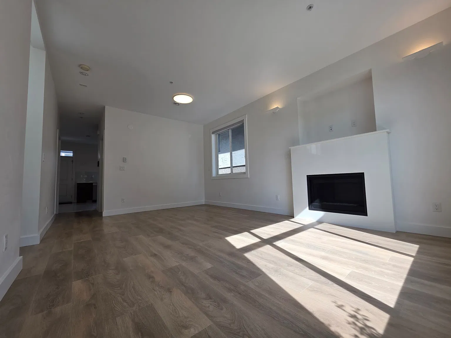 4 bed, 1646 sqft, $4,500 — Photo 4