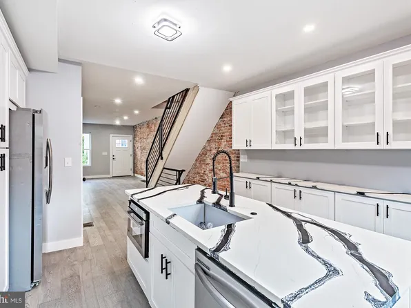 1346 N Myrtlewood St, Philadelphia, PA 19121
