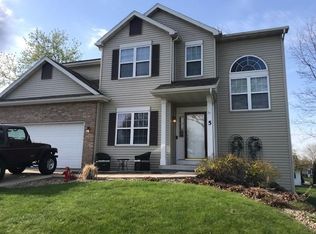5 Crescent Oaks Ct, Madison, WI 53704