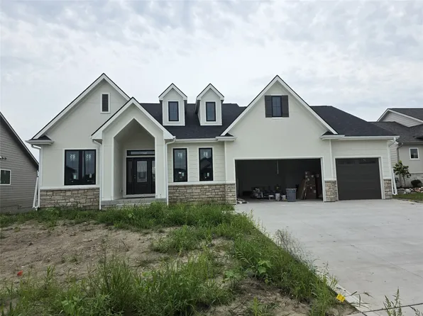 4636 Centennial Blvd, Urbandale, IA 50323