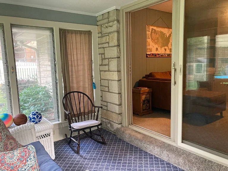 8511 W Wisconsin Ave — Photo 30