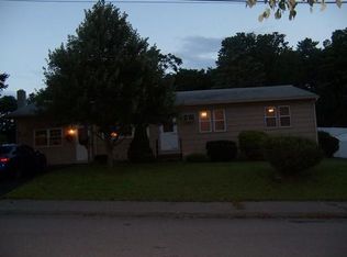 13 Holmes Rd, Coventry, RI 02816