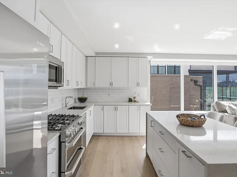 925 N Fairfax St #311 — Photo 11