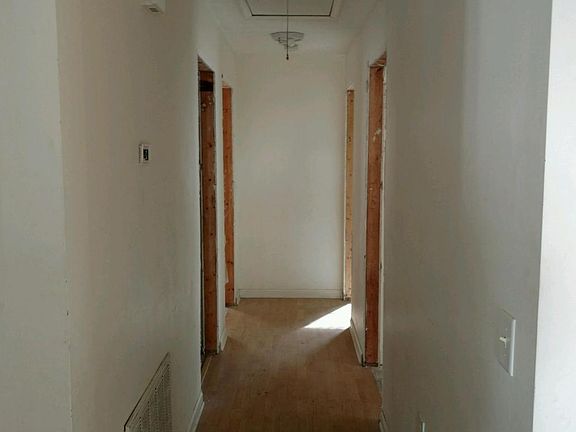 4th image of 2102 E 6th St #B