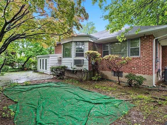 4th image of 184 Hazelwood Dr