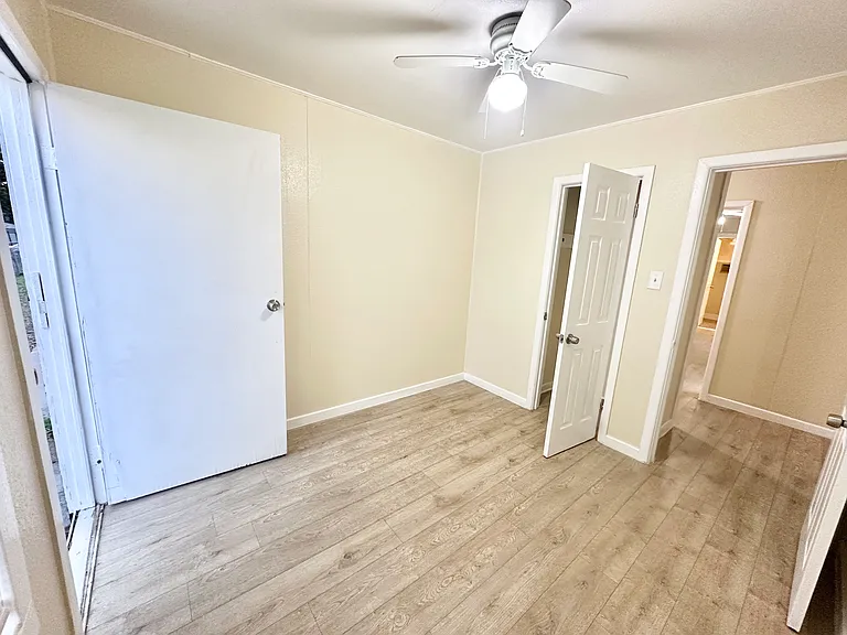 104 E Fowler Ave — Photo 38