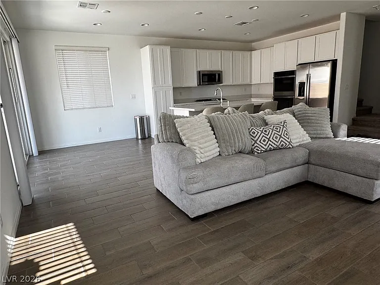 949 Ferodale Ave — Photo 6