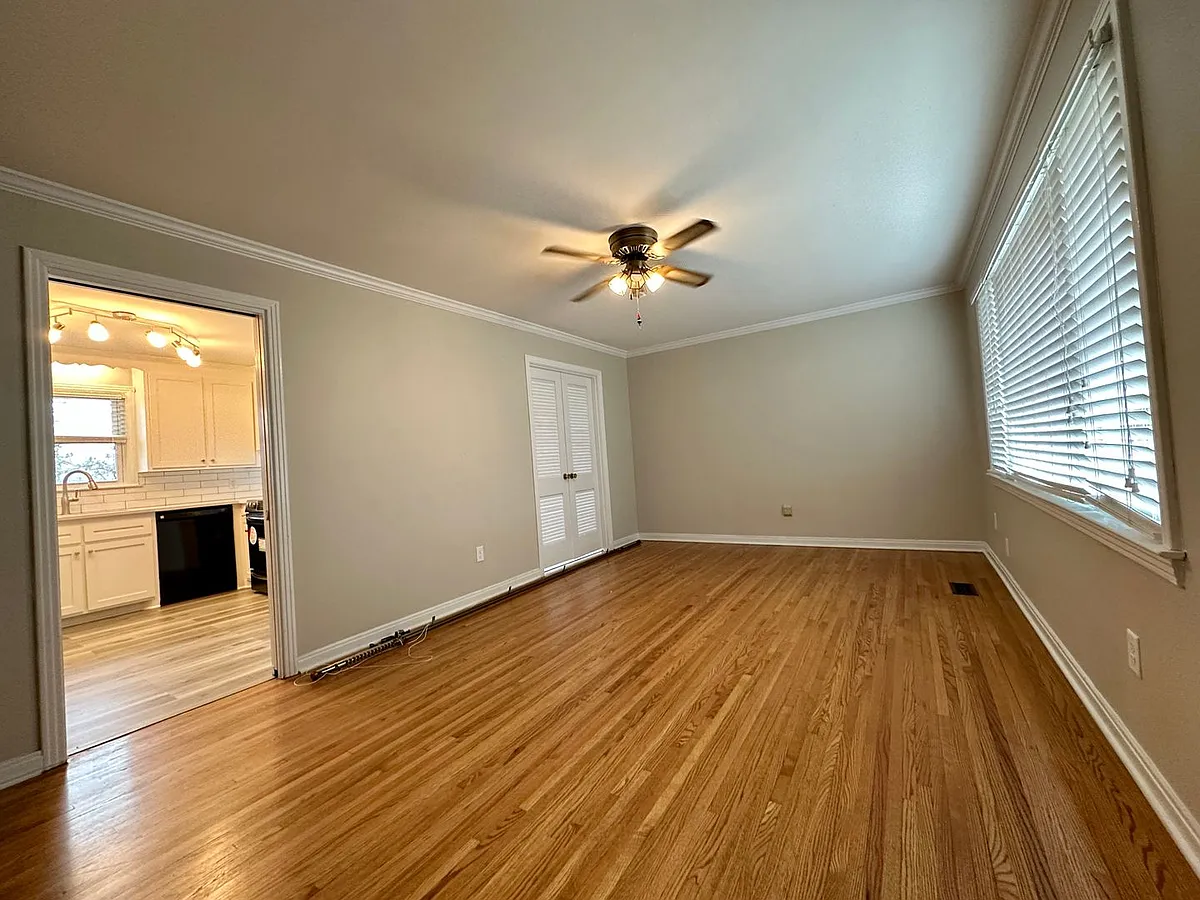 Building Photo - 411 Starliner Ct